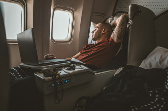 Qual a diferença entre as classes de avião? Aprenda sobre elas aqui!