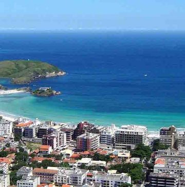 Cabo Frio x Arraial do Cabo – onde vale mais a pena ficar?