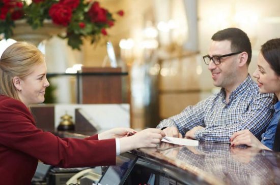 Novas regras de check-in e check-out no Brasil: o que muda para a sua viagem