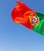 Você sabia? Nossa Senhora é considerada Rainha de Portugal. Descubra como a fé movimenta o país.