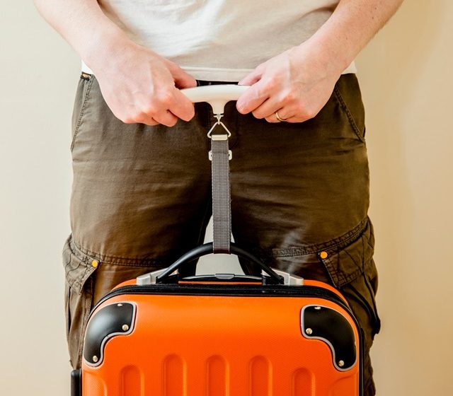 Excesso de bagagem? Use uma balança de mala