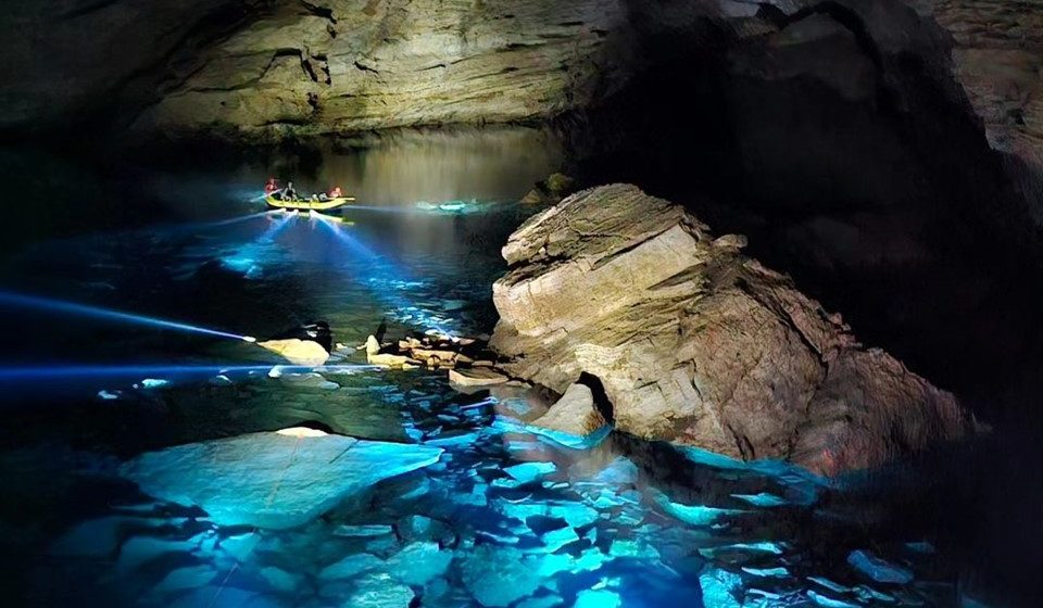 Buraco das Andorinhas: aventura e natureza perto do DF