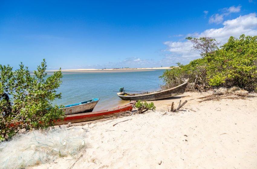 Praias pouco exploradas no Brasil: 5 destinos paradisíacos para fugir do óbvio Praias pouco exploradas no Brasil: 5 destinos paradisíacos para fugir do óbvio