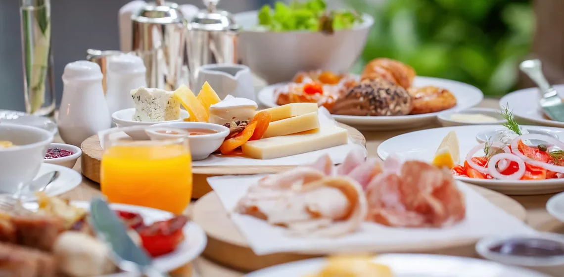 Toda hospedagem da Montreal Viagens tem café da manhã incluso? Sim, e esse é um dos grandes diferenciais do Clube de Hospedagem Toda hospedagem da Montreal Viagens tem café da manhã incluso? Sim, e esse é um dos grandes diferenciais do Clube de Hospedagem
