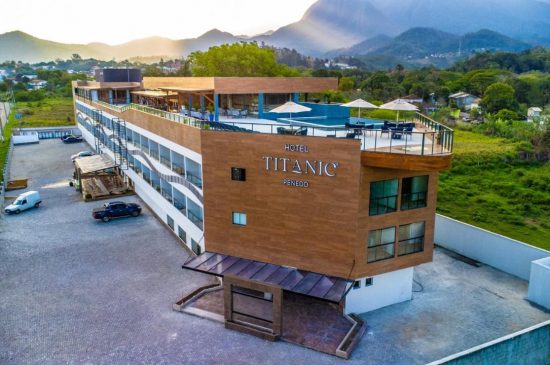 Hotel Titanic em Penedo (RJ): conheça a hospedagem inspirada em um cruzeiro de luxo na Serra da Mantiqueira